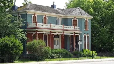 5 Warning Signs Something Is Wrong Beneath Your House